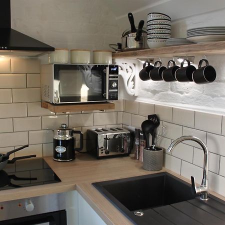 Beautiful Barn Conversion, 3 Bed, Hot Tub, Sauna, Gym, Enclosed Garden 赖德 外观 照片