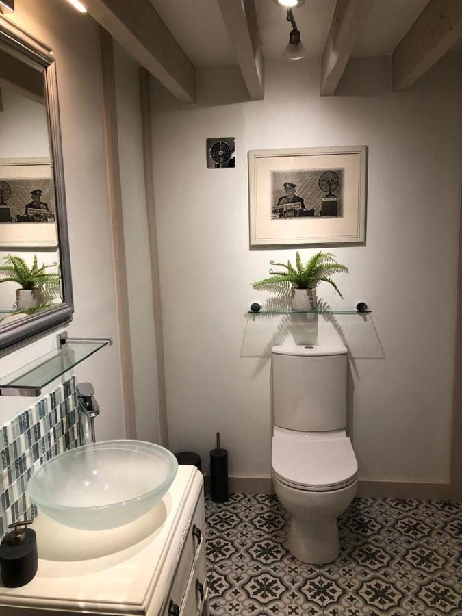 Beautiful Barn Conversion, 3 Bed, Hot Tub, Sauna, Gym, Enclosed Garden 赖德 外观 照片